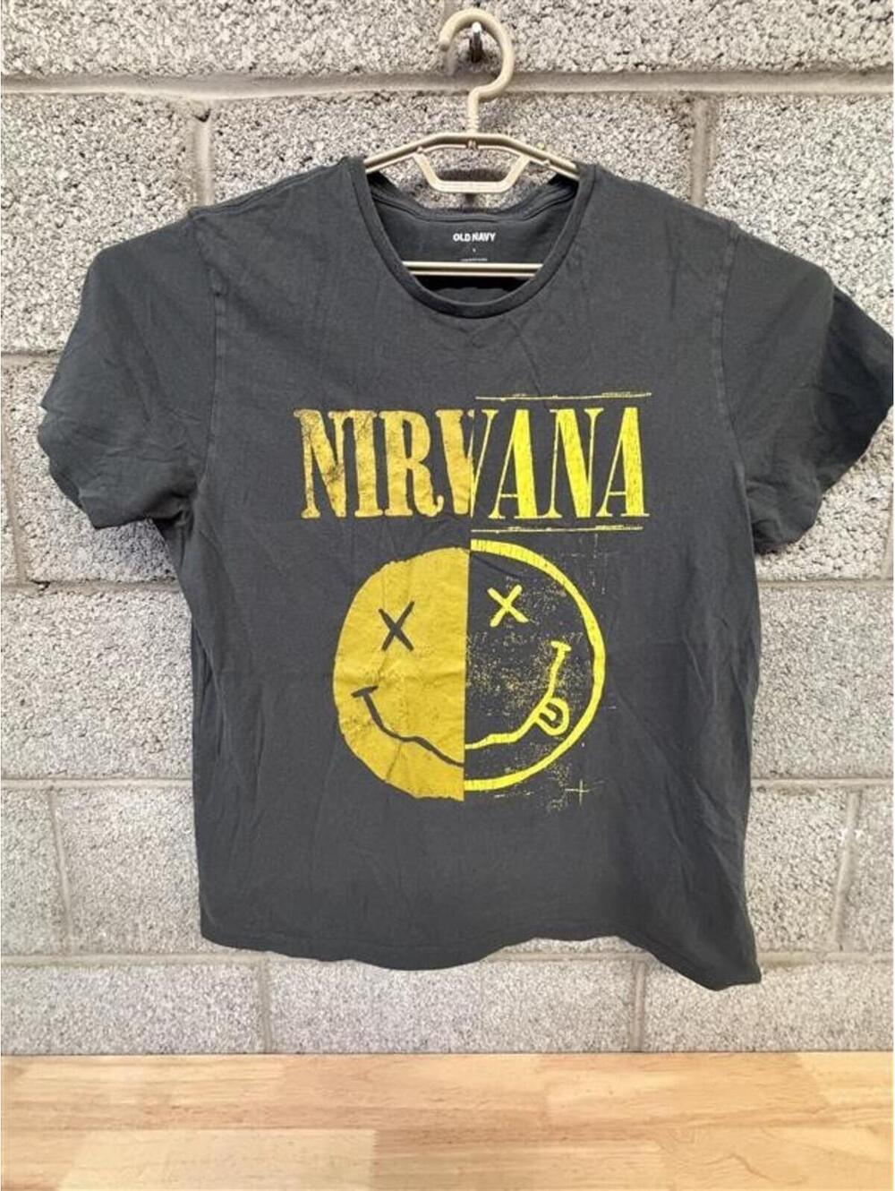 Nirvana Smiley Face T-Shirt L 2010s Grunge Band Tee Old Navy